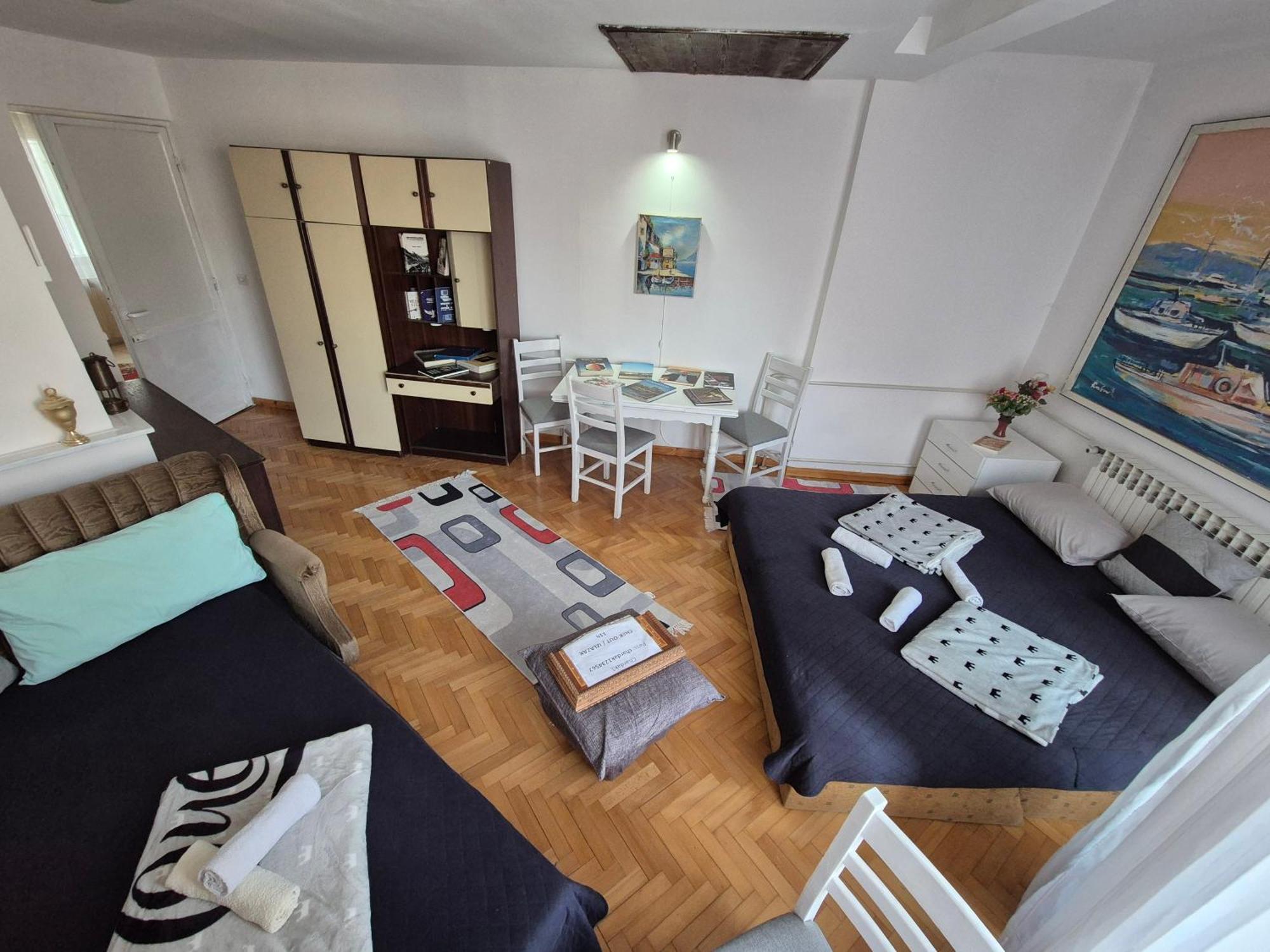 Prenociste Chardak Hotell Tuzla Exteriör bild