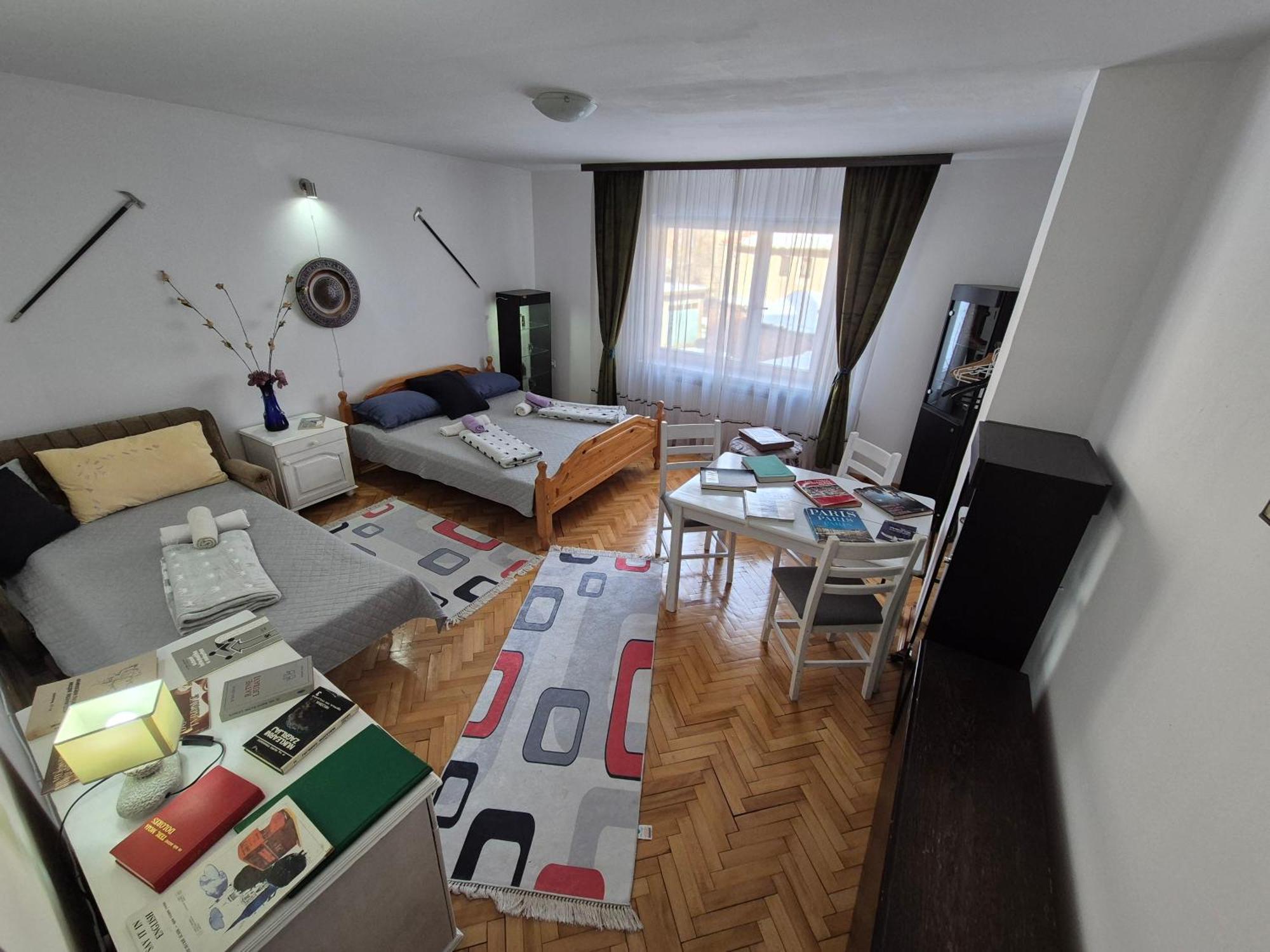 Prenociste Chardak Hotell Tuzla Exteriör bild