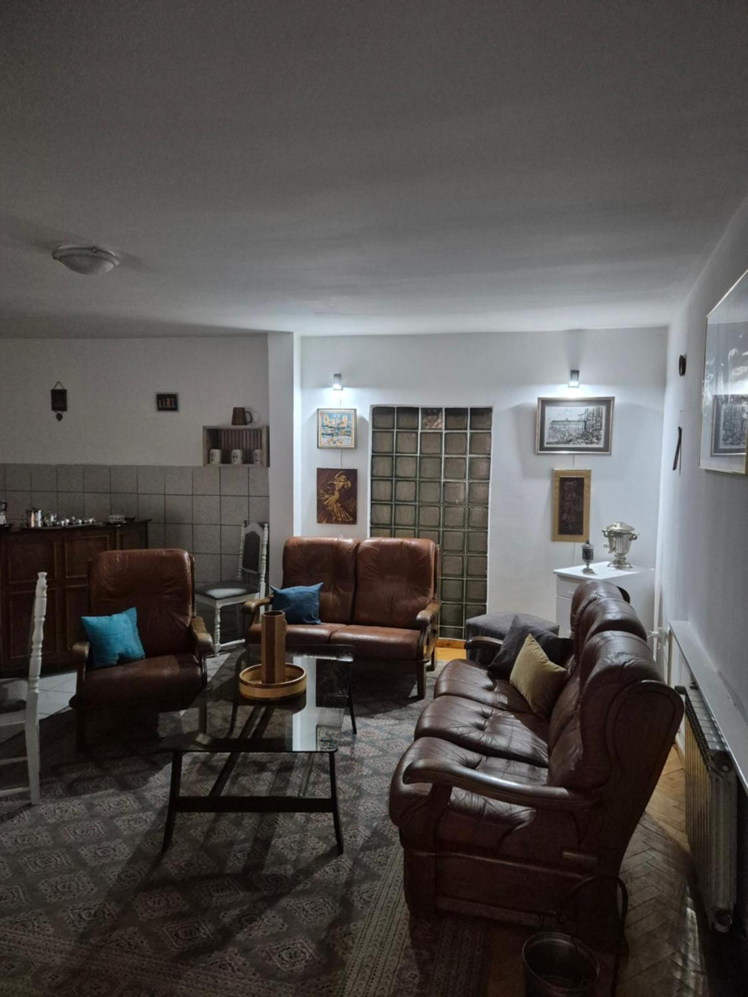 Prenociste Chardak Hotell Tuzla Exteriör bild