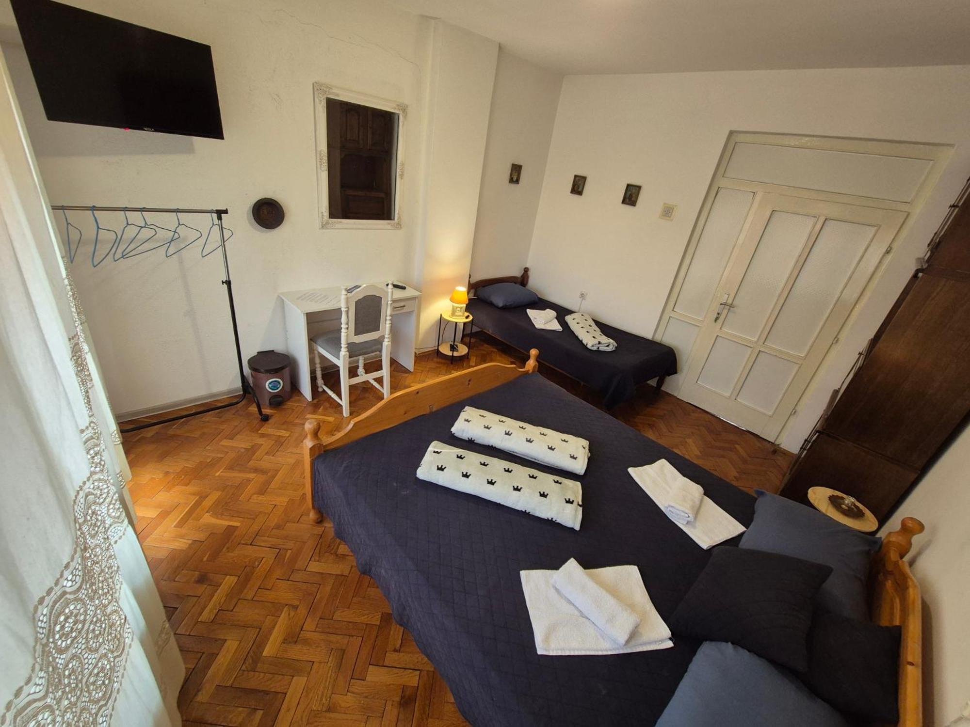 Prenociste Chardak Hotell Tuzla Exteriör bild
