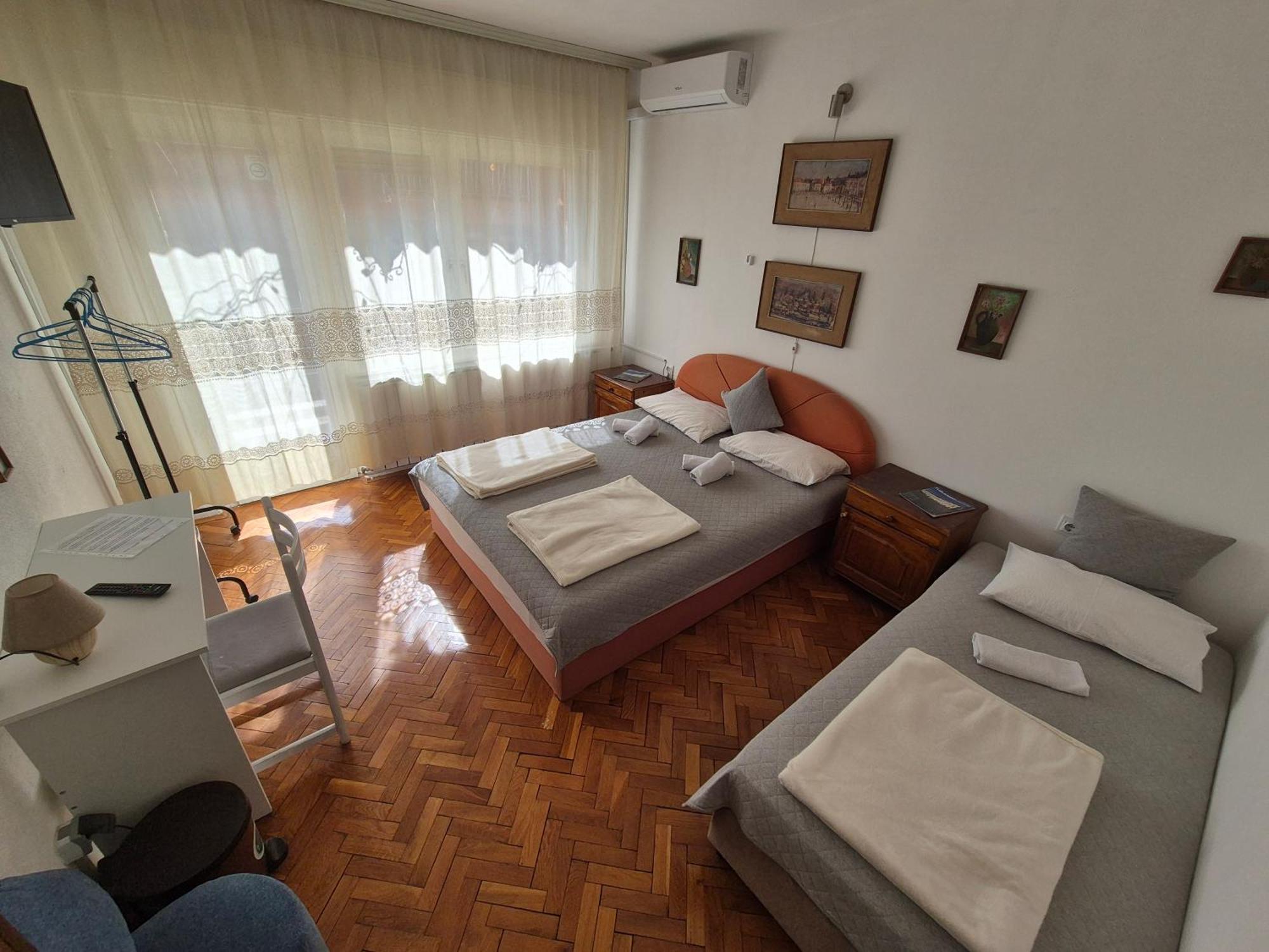 Prenociste Chardak Hotell Tuzla Exteriör bild