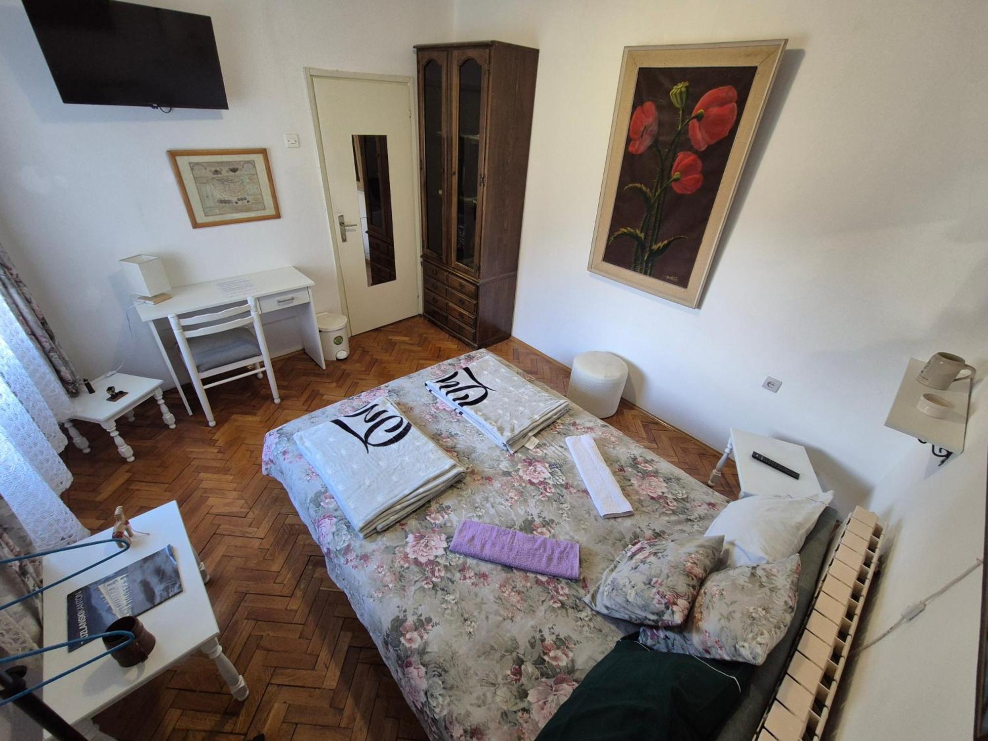 Prenociste Chardak Hotell Tuzla Exteriör bild