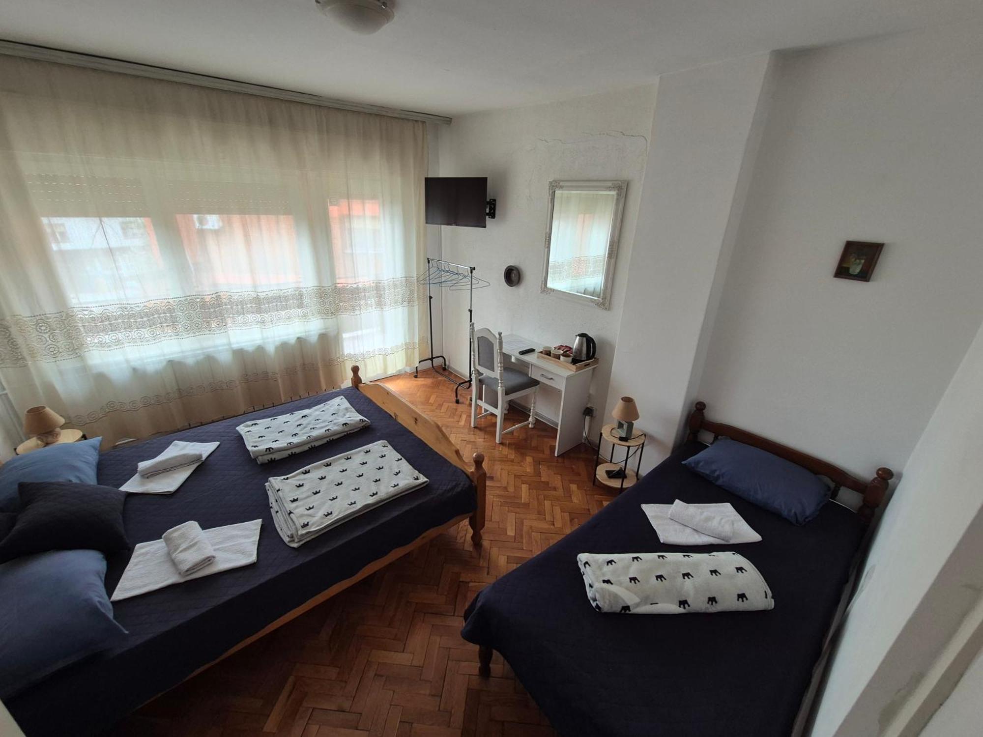 Prenociste Chardak Hotell Tuzla Exteriör bild